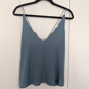 ✨UO Scalloped Top✨